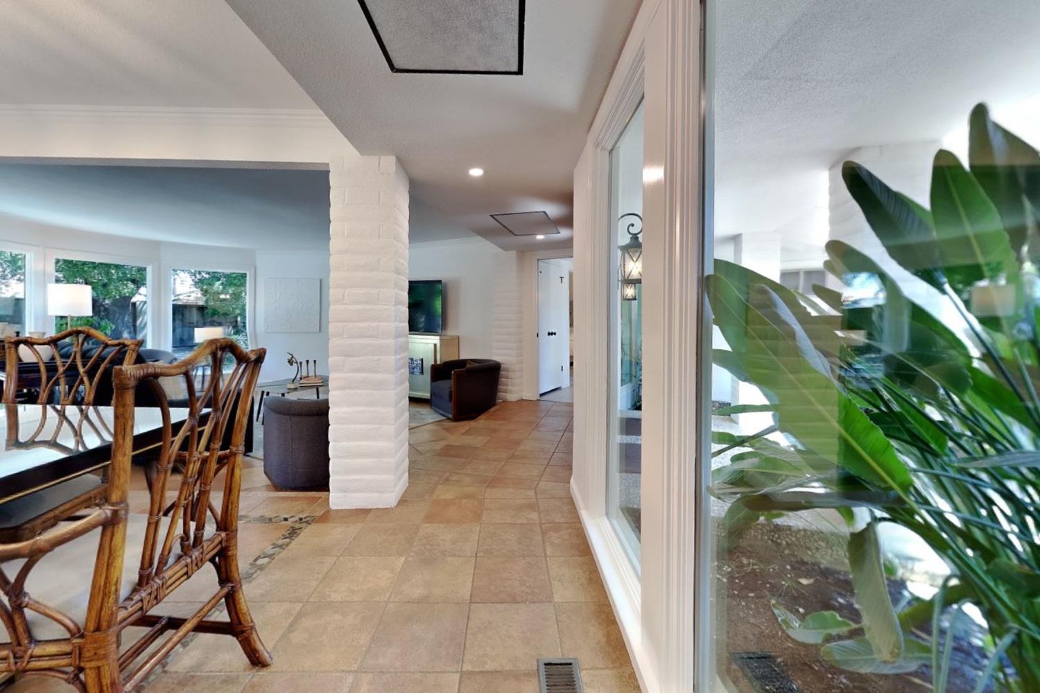 909 Newcastle Ct, Modesto, CA 95355