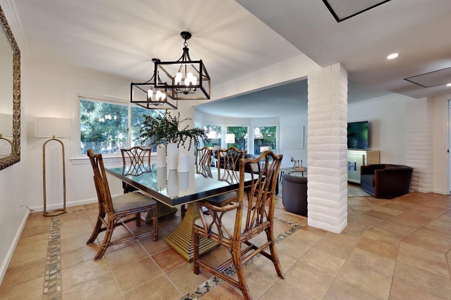 909 Newcastle Ct, Modesto, CA 95355