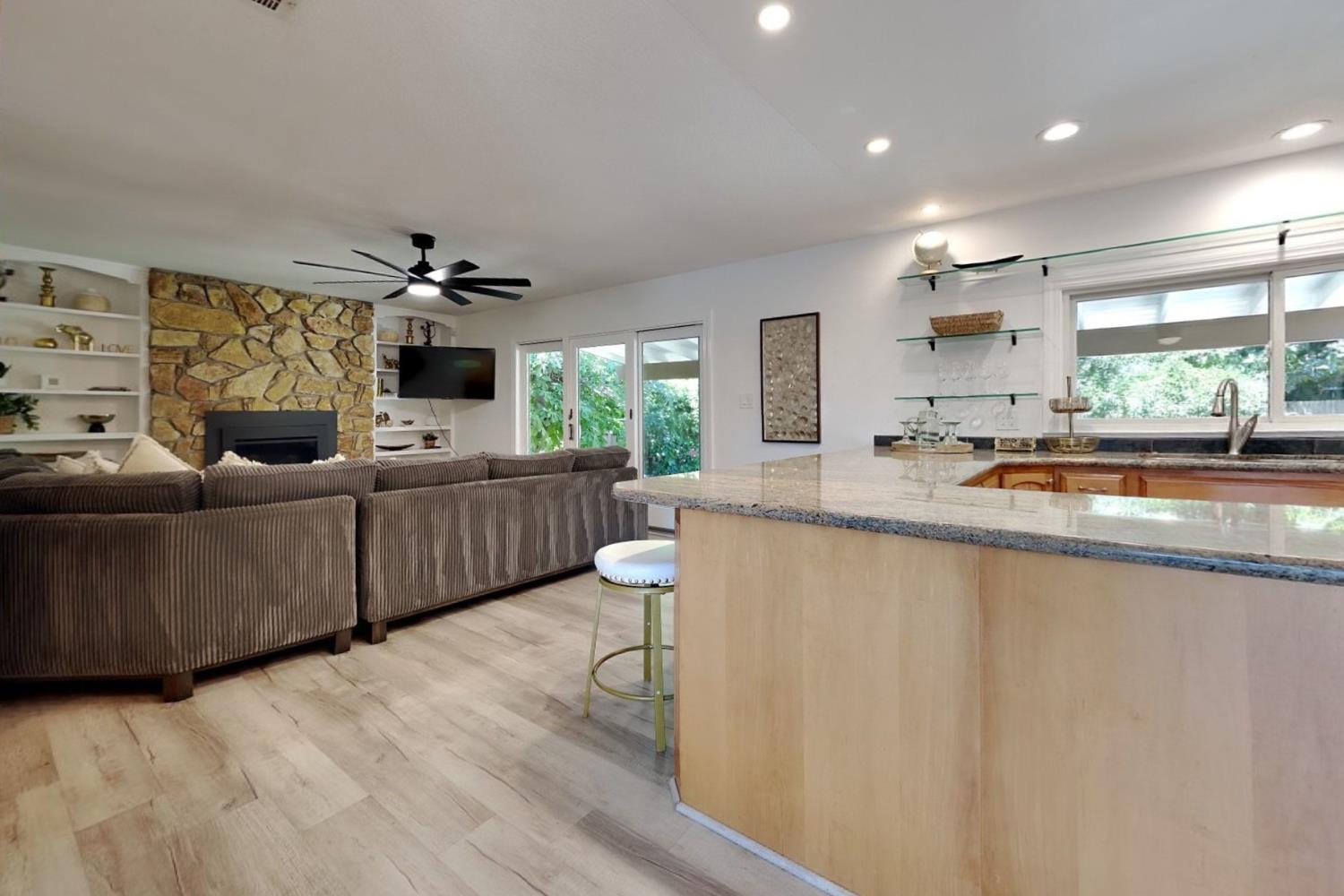 909 Newcastle Ct, Modesto, CA 95355