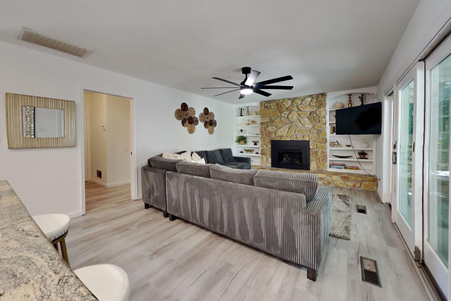 909 Newcastle Ct, Modesto, CA 95355