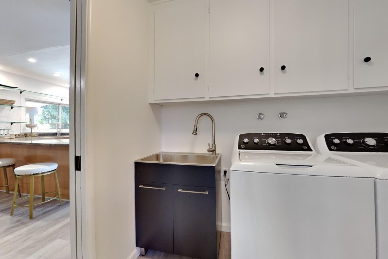909 Newcastle Ct, Modesto, CA 95355