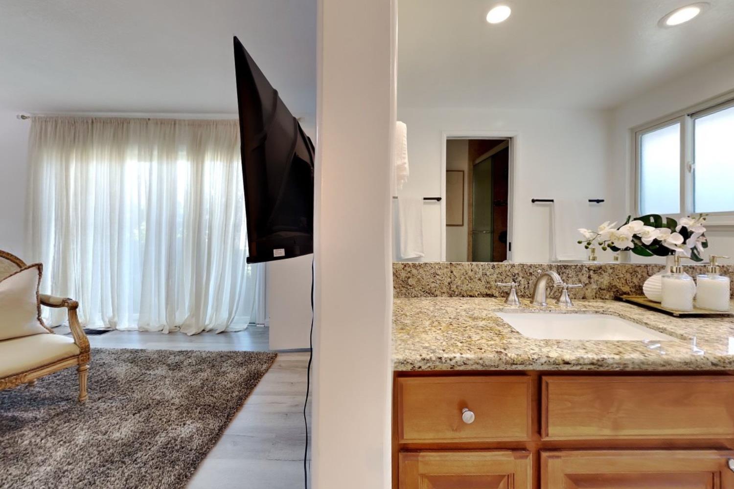 909 Newcastle Ct, Modesto, CA 95355