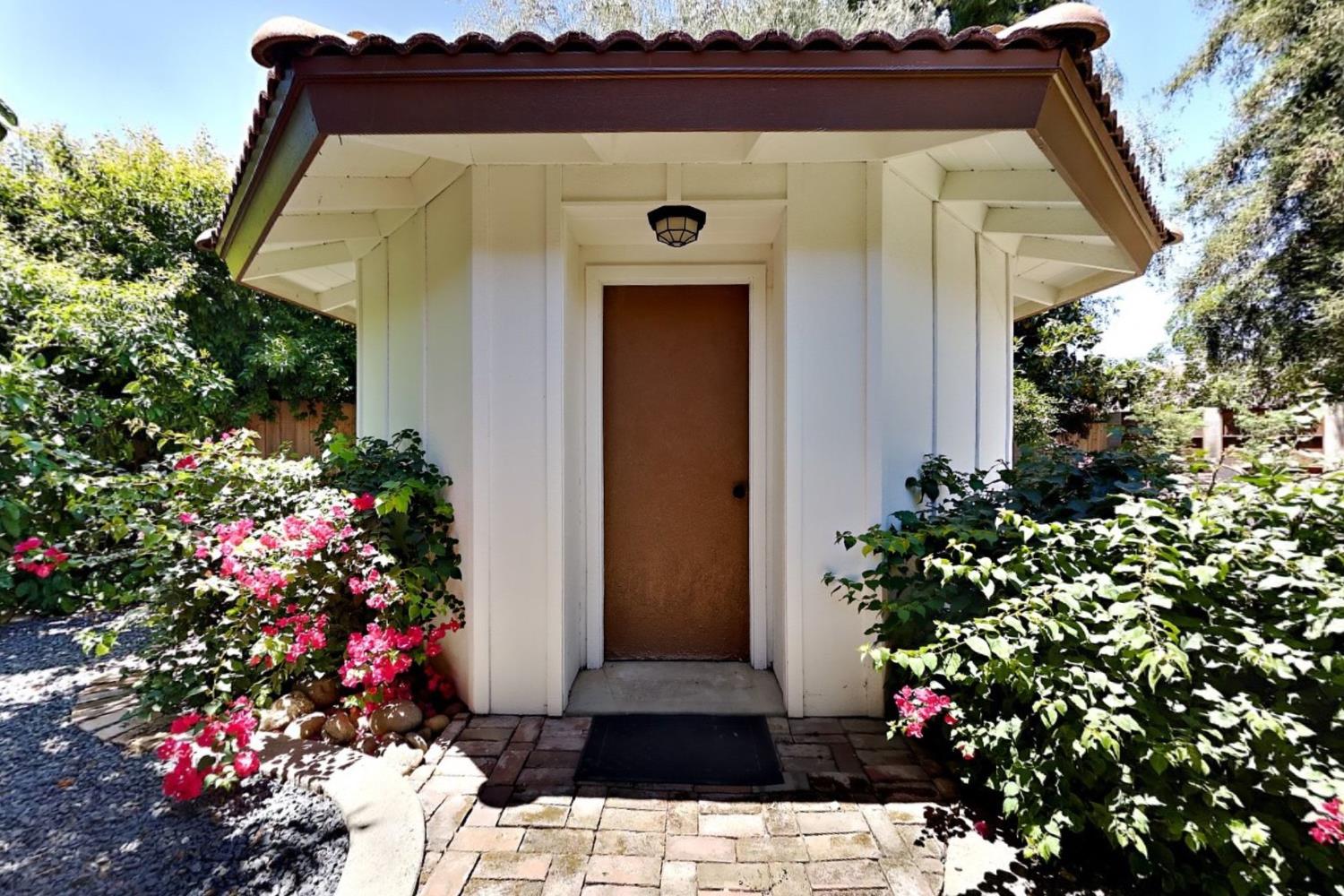 909 Newcastle Ct, Modesto, CA 95355