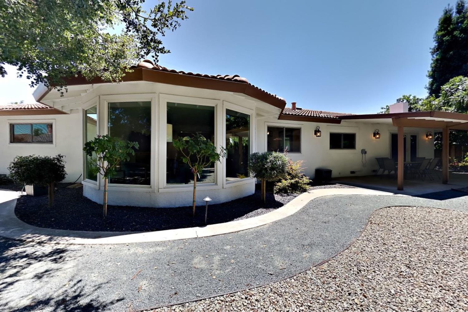 909 Newcastle Ct, Modesto, CA 95355