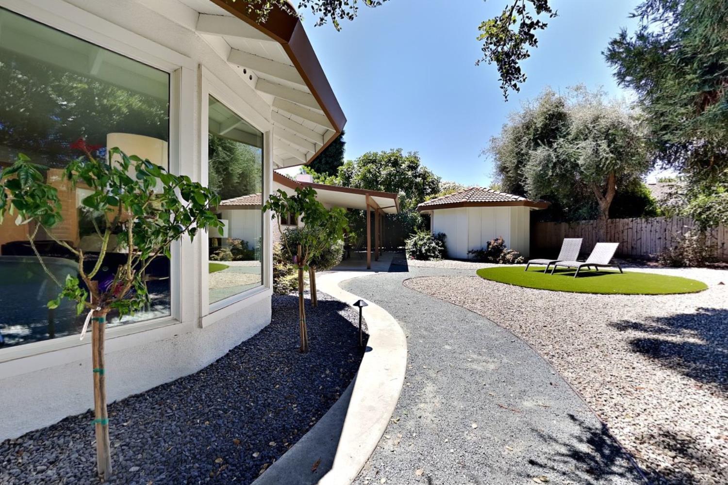 909 Newcastle Ct, Modesto, CA 95355