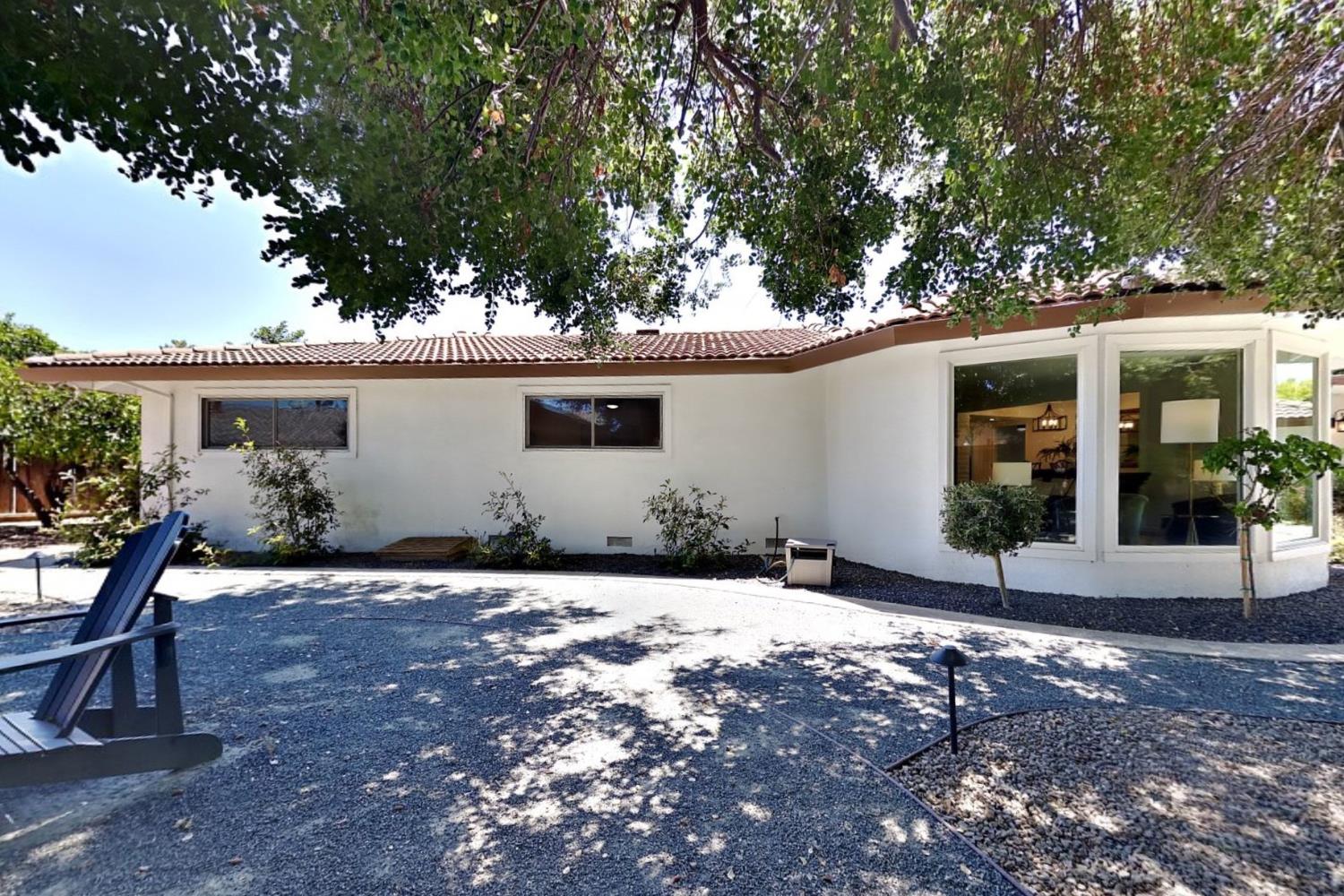 909 Newcastle Ct, Modesto, CA 95355
