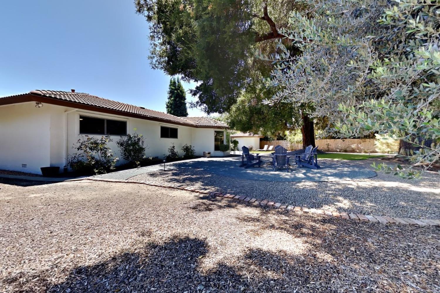 909 Newcastle Ct, Modesto, CA 95355