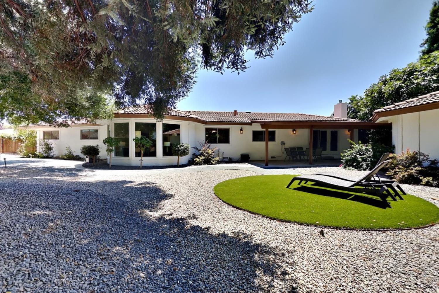 909 Newcastle Ct, Modesto, CA 95355
