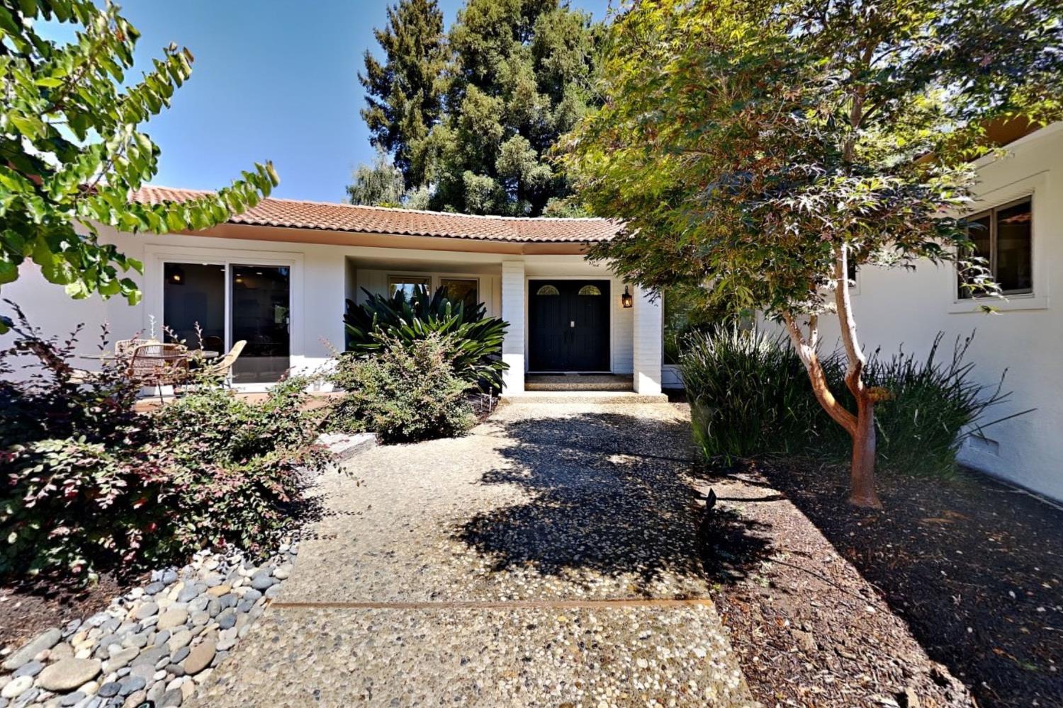 909 Newcastle Ct, Modesto, CA 95355