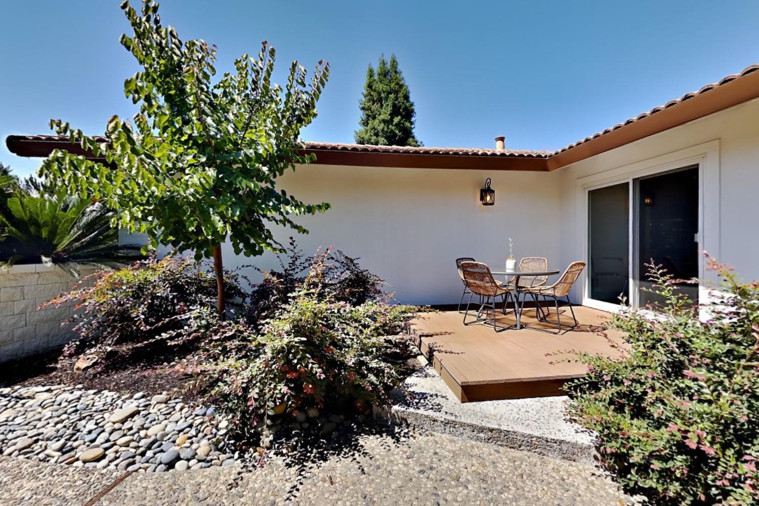 909 Newcastle Ct, Modesto, CA 95355