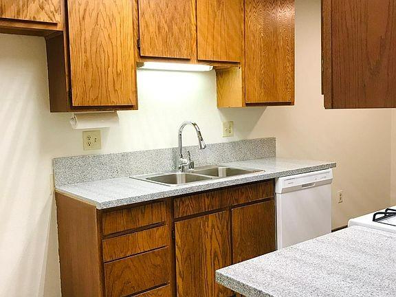 1527 Irwin Ave, Escalon, CA 95320