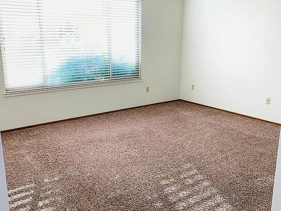 1527 Irwin Ave, Escalon, CA 95320