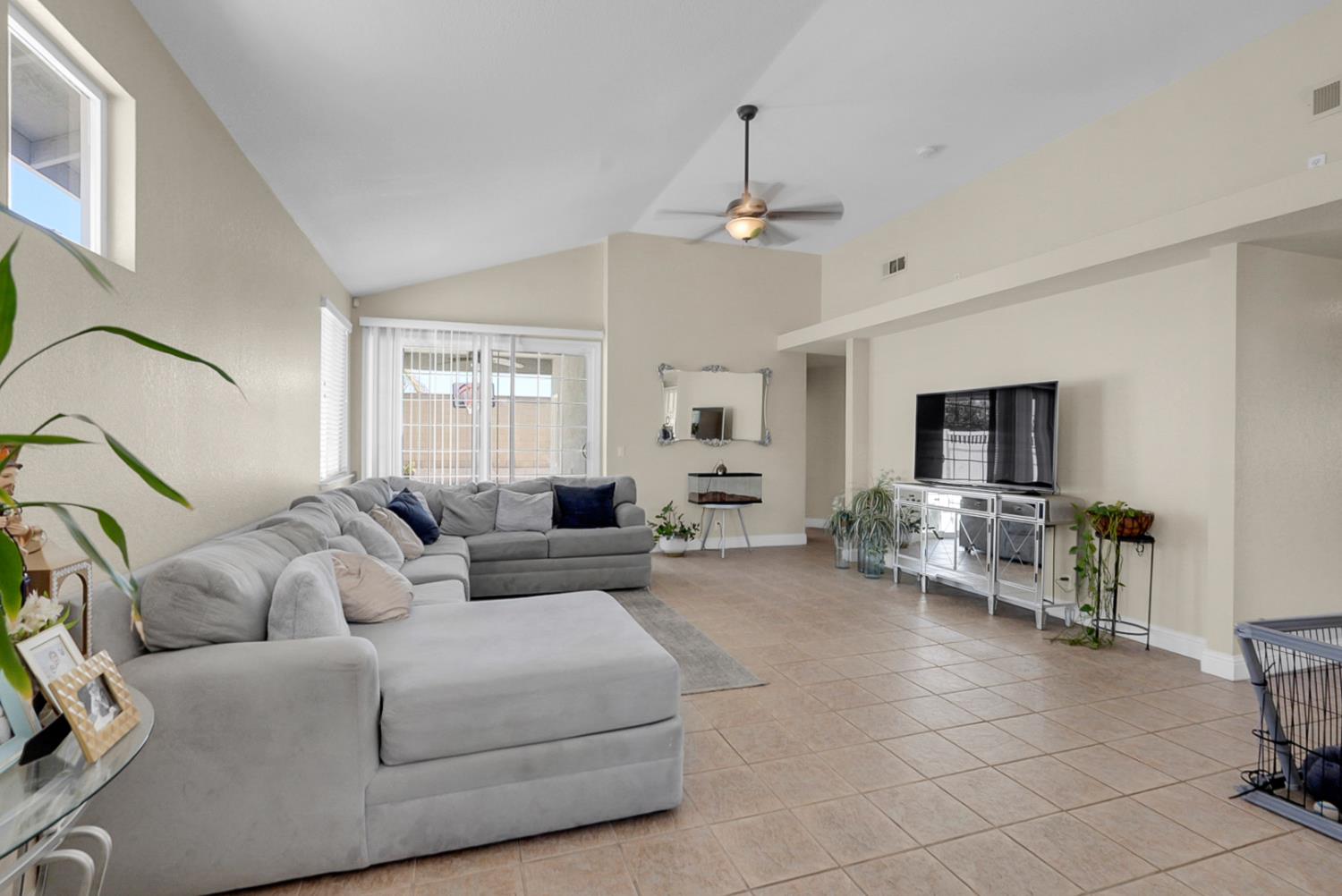 628 Mission Ridge, Manteca, CA 95337