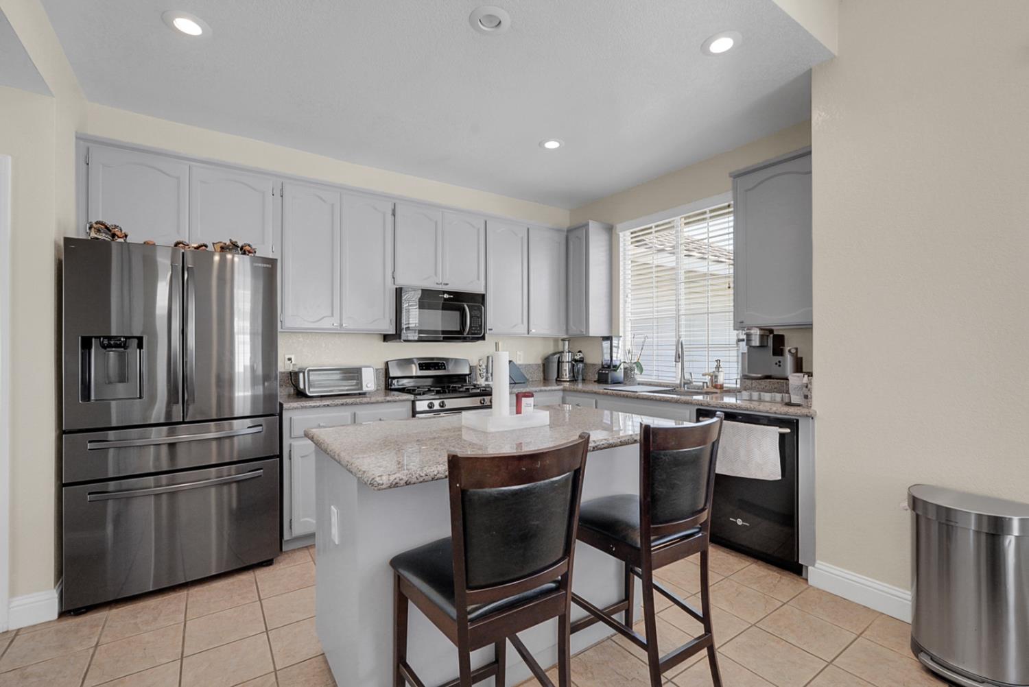 628 Mission Ridge, Manteca, CA 95337
