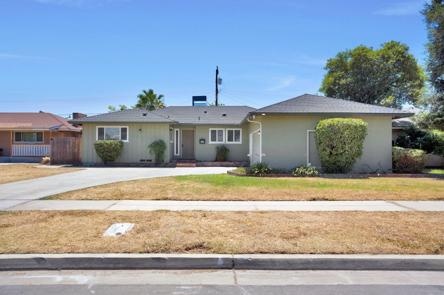 2938 E Willis Ave, Fresno, CA 93726