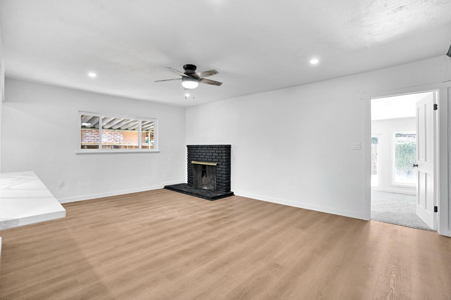 2938 E Willis Ave, Fresno, CA 93726