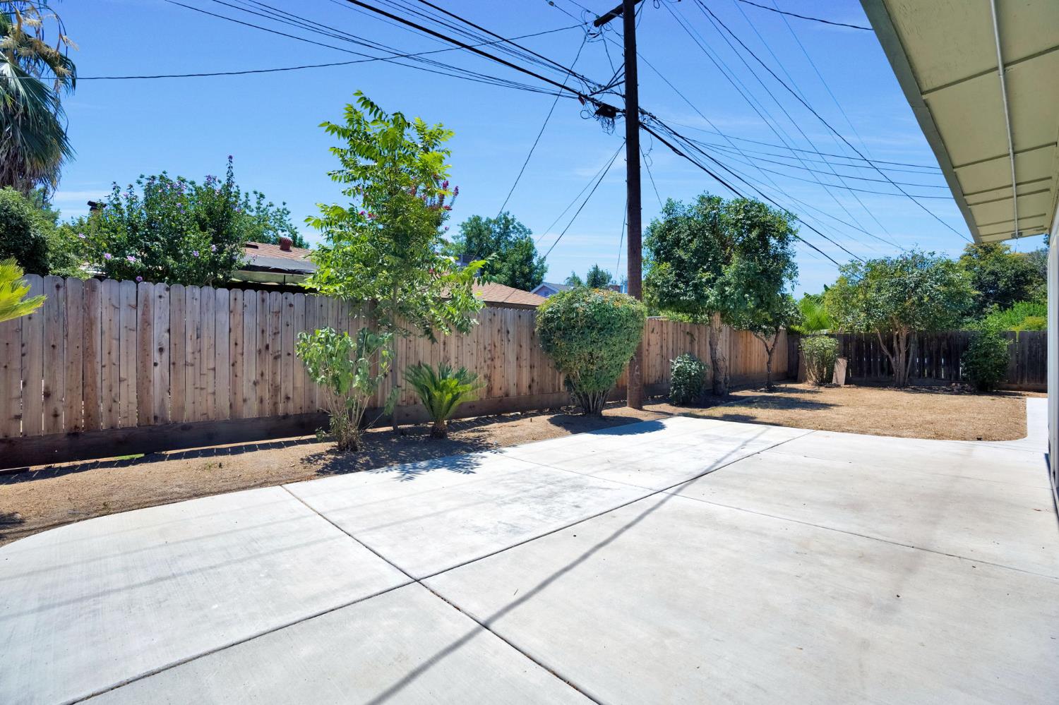 2938 E Willis Ave, Fresno, CA 93726