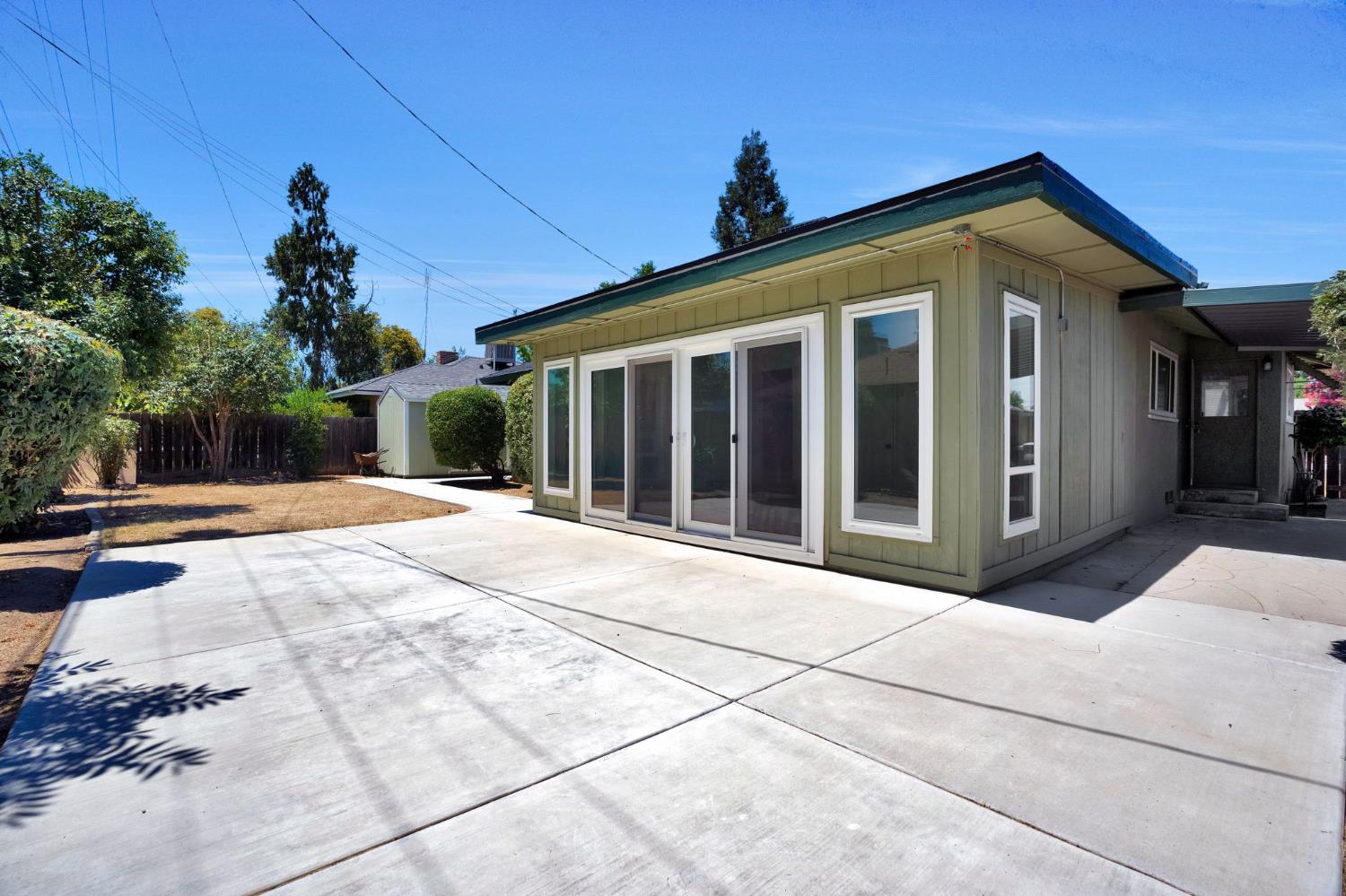 2938 E Willis Ave, Fresno, CA 93726