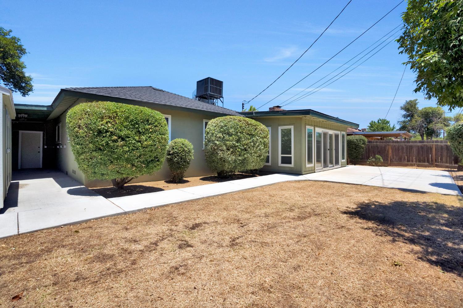 2938 E Willis Ave, Fresno, CA 93726