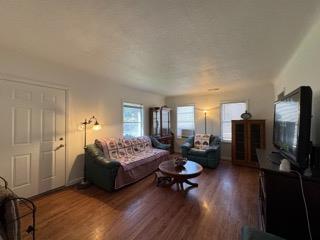 315 W J St, Oakdale, CA 95361