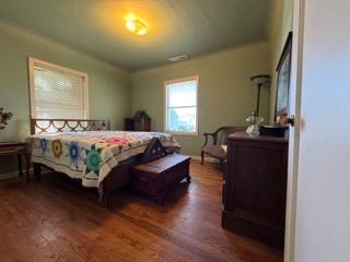 315 W J St, Oakdale, CA 95361
