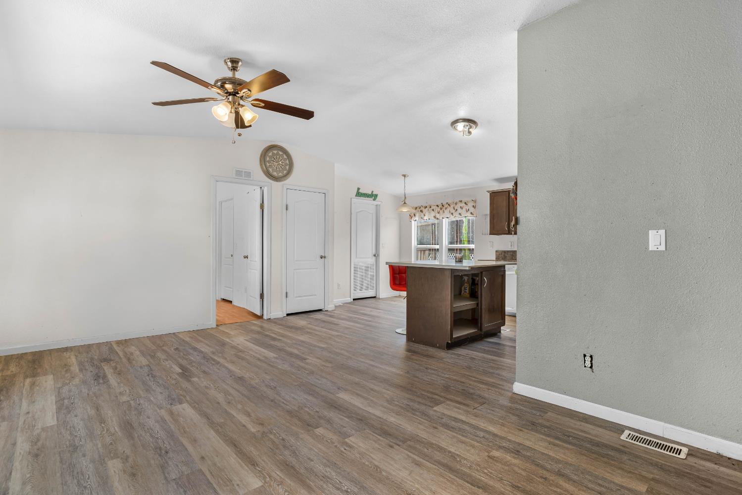96 Schooner Ln, Modesto, CA 95356