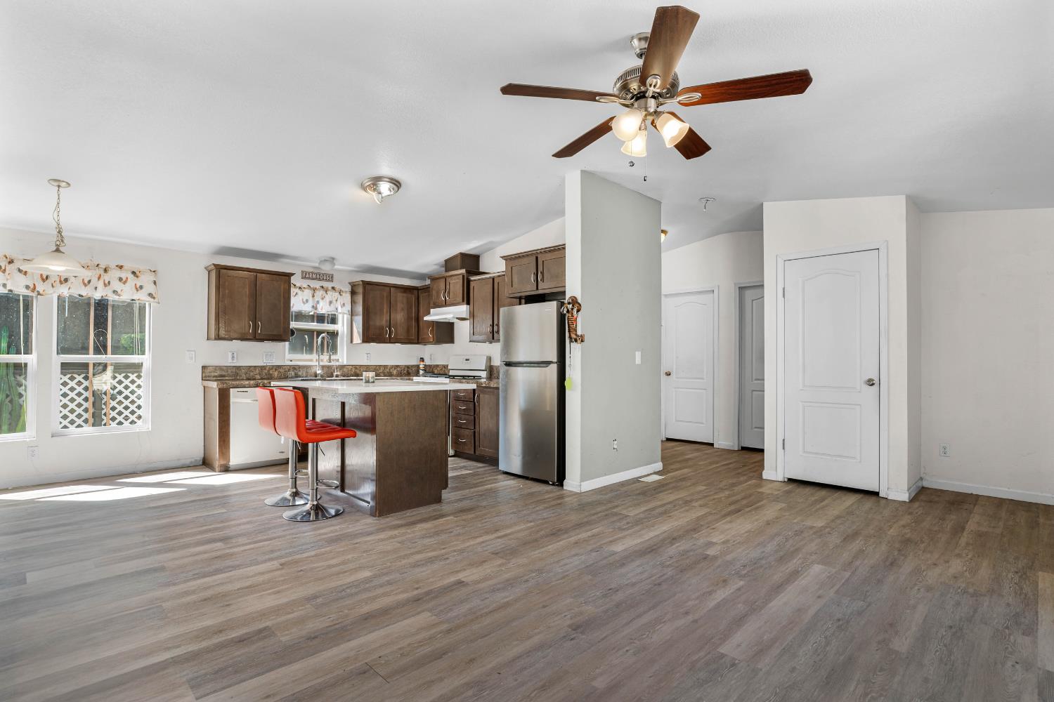 96 Schooner Ln, Modesto, CA 95356