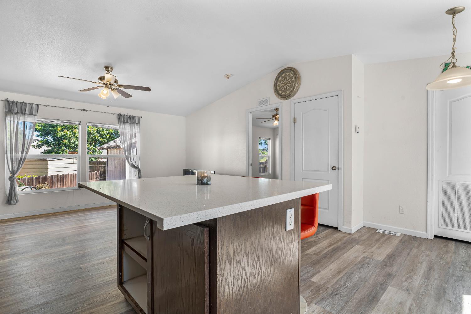96 Schooner Ln, Modesto, CA 95356