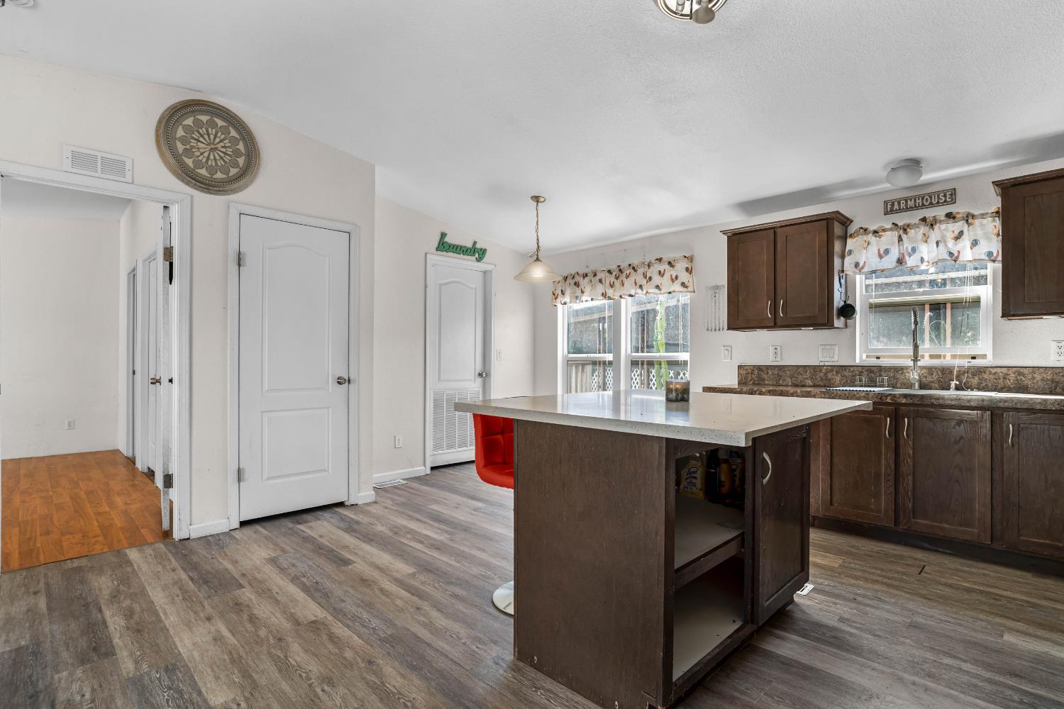 96 Schooner Ln, Modesto, CA 95356