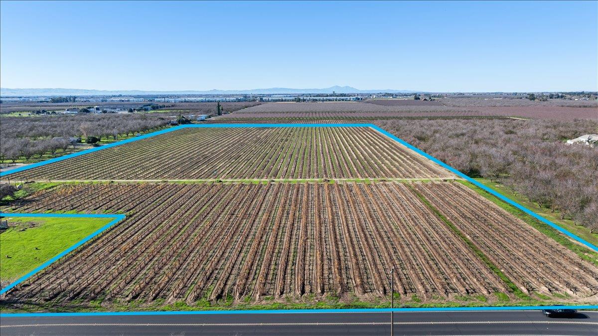 2521 Coelho Rd, Manteca, CA 95336