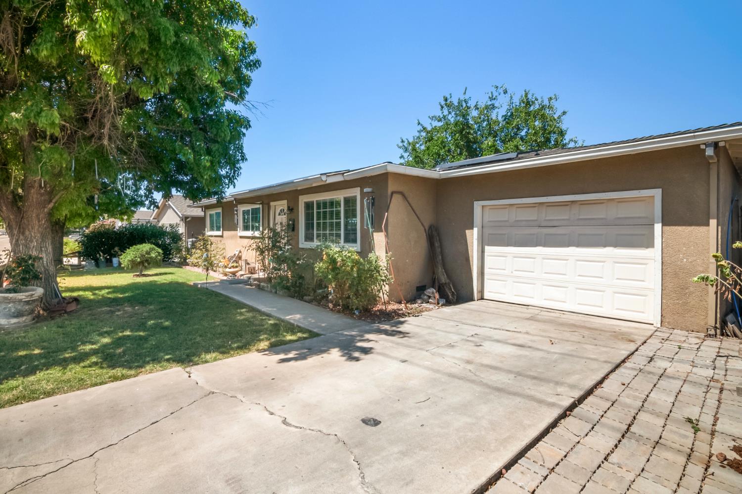 155 N Mercey Springs Rd, Los Banos, CA 93635
