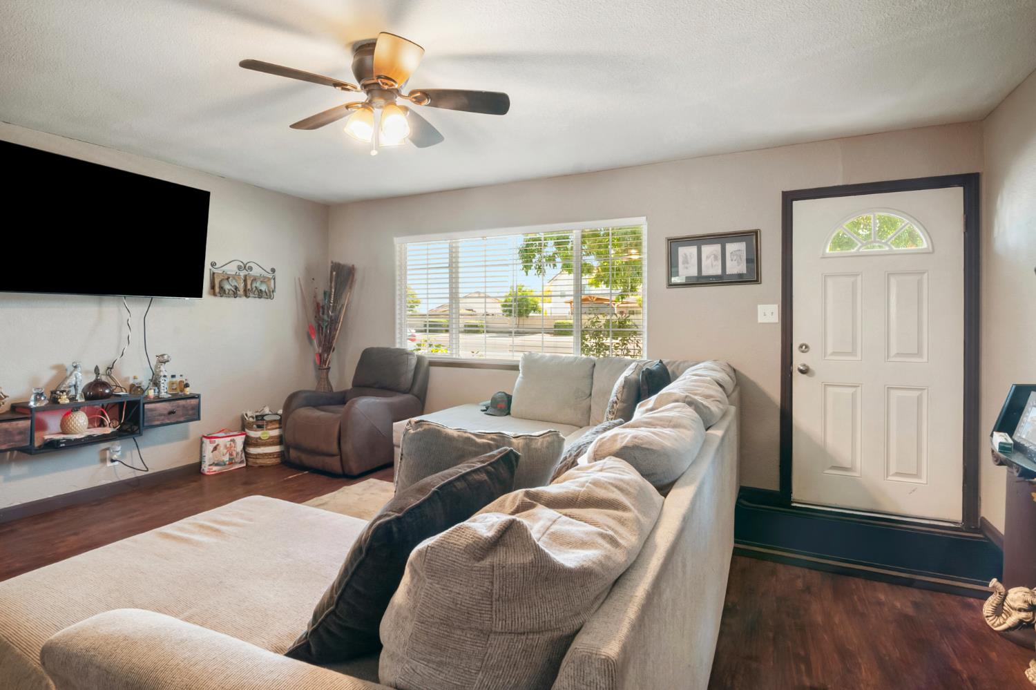 155 N Mercey Springs Rd, Los Banos, CA 93635