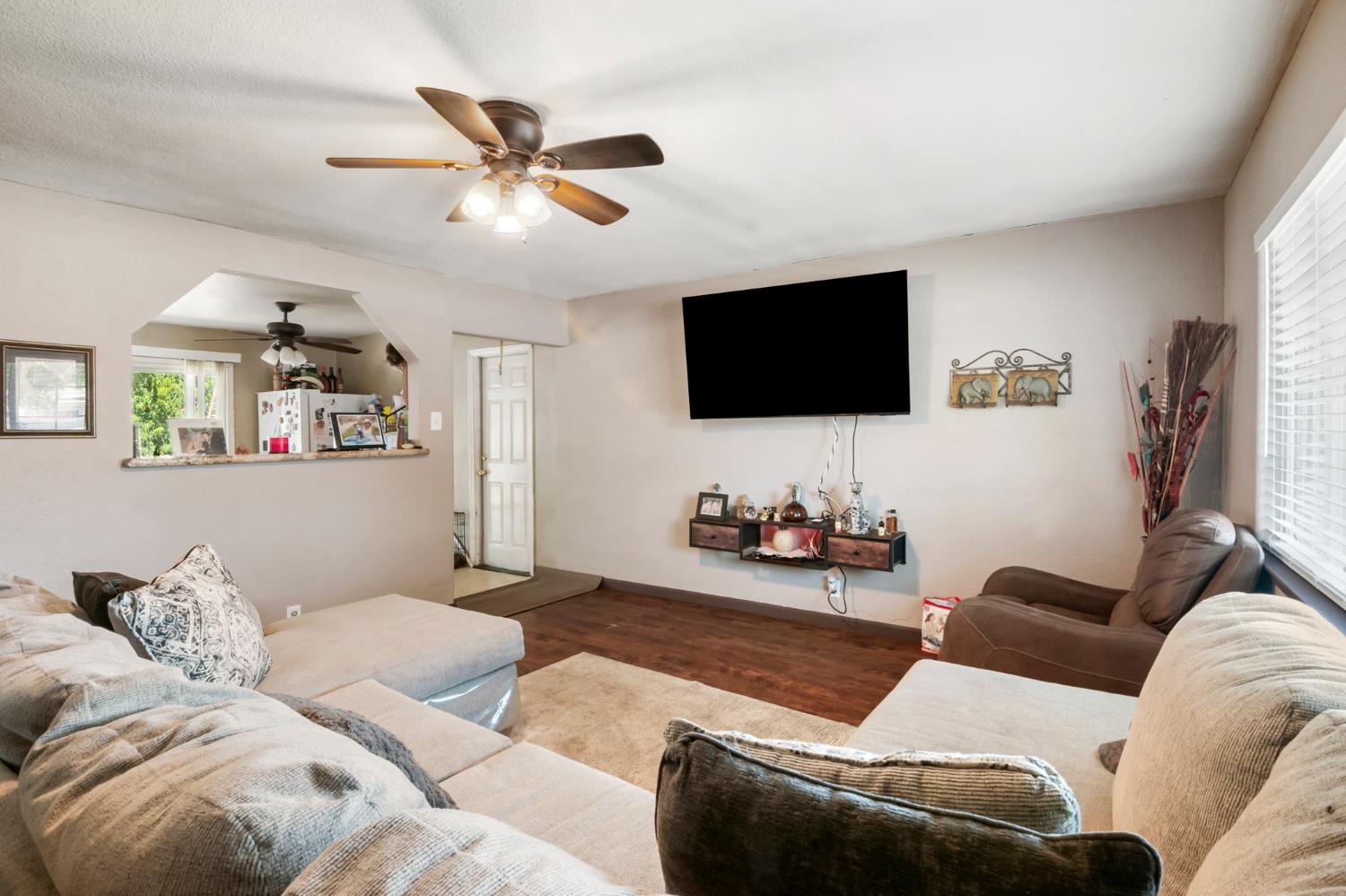 155 N Mercey Springs Rd, Los Banos, CA 93635