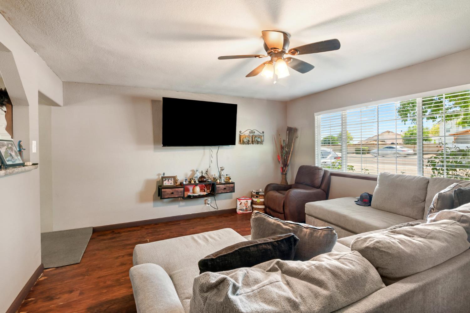 155 N Mercey Springs Rd, Los Banos, CA 93635