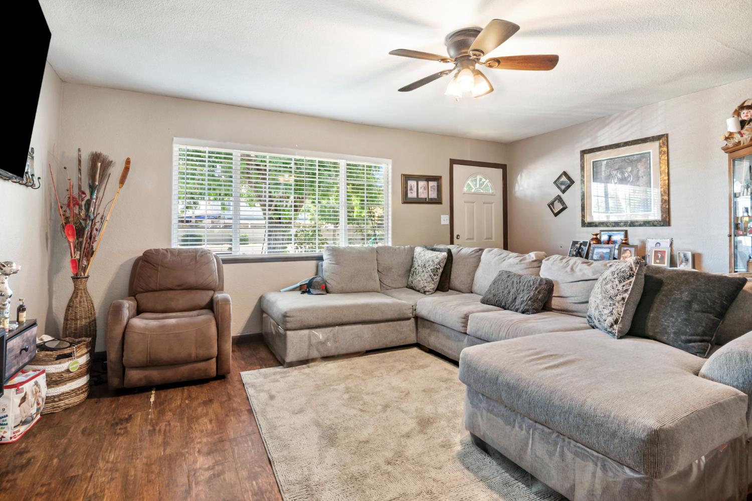 155 N Mercey Springs Rd, Los Banos, CA 93635