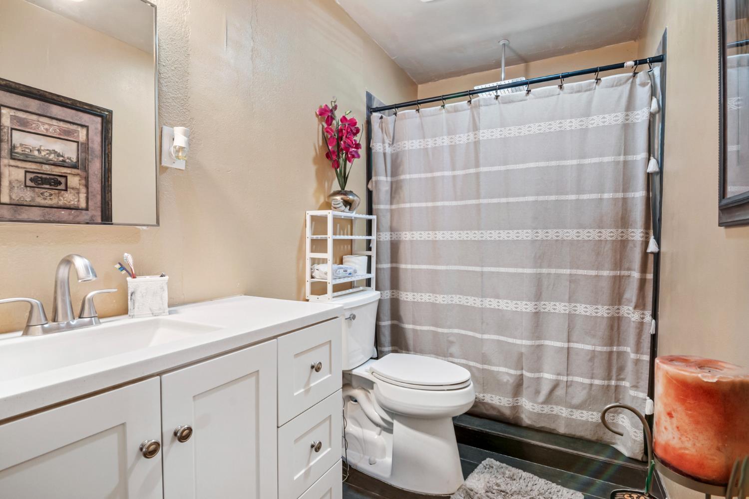 155 N Mercey Springs Rd, Los Banos, CA 93635