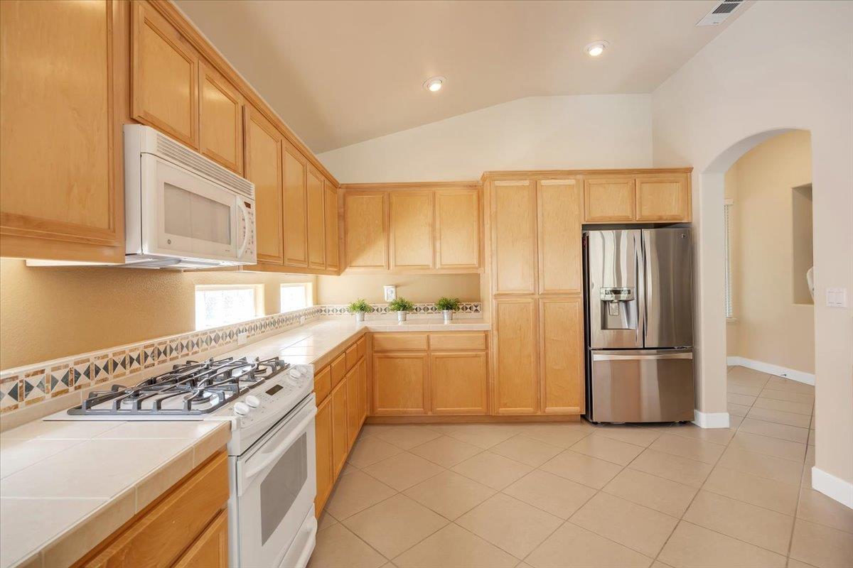 136 Quail Meadow Ct, Copperopolis, CA 95228