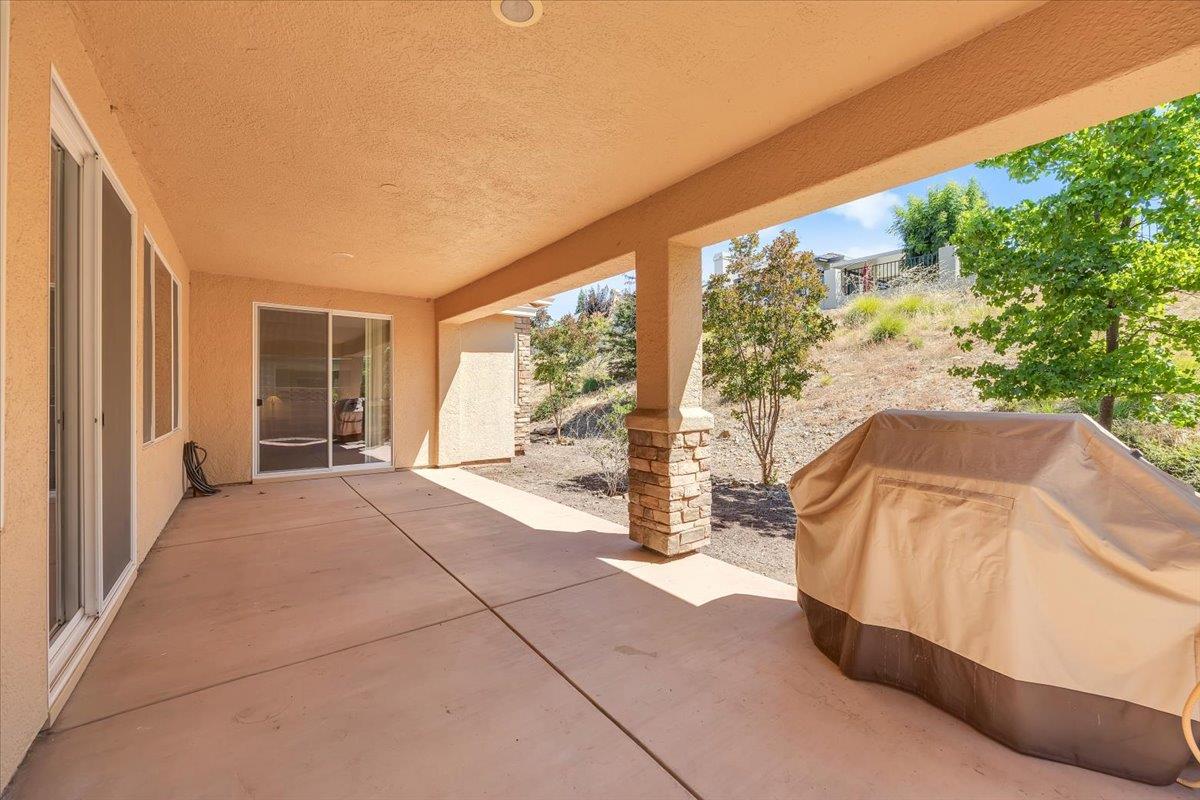 136 Quail Meadow Ct, Copperopolis, CA 95228