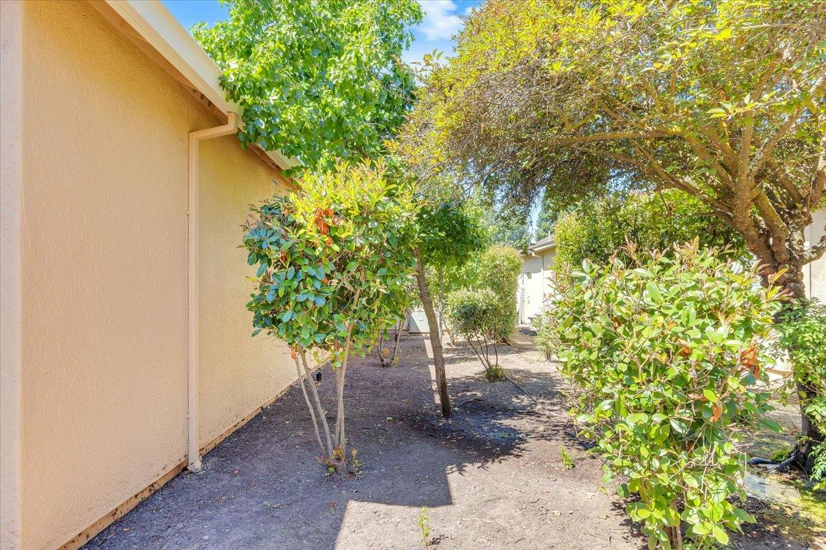 136 Quail Meadow Ct, Copperopolis, CA 95228