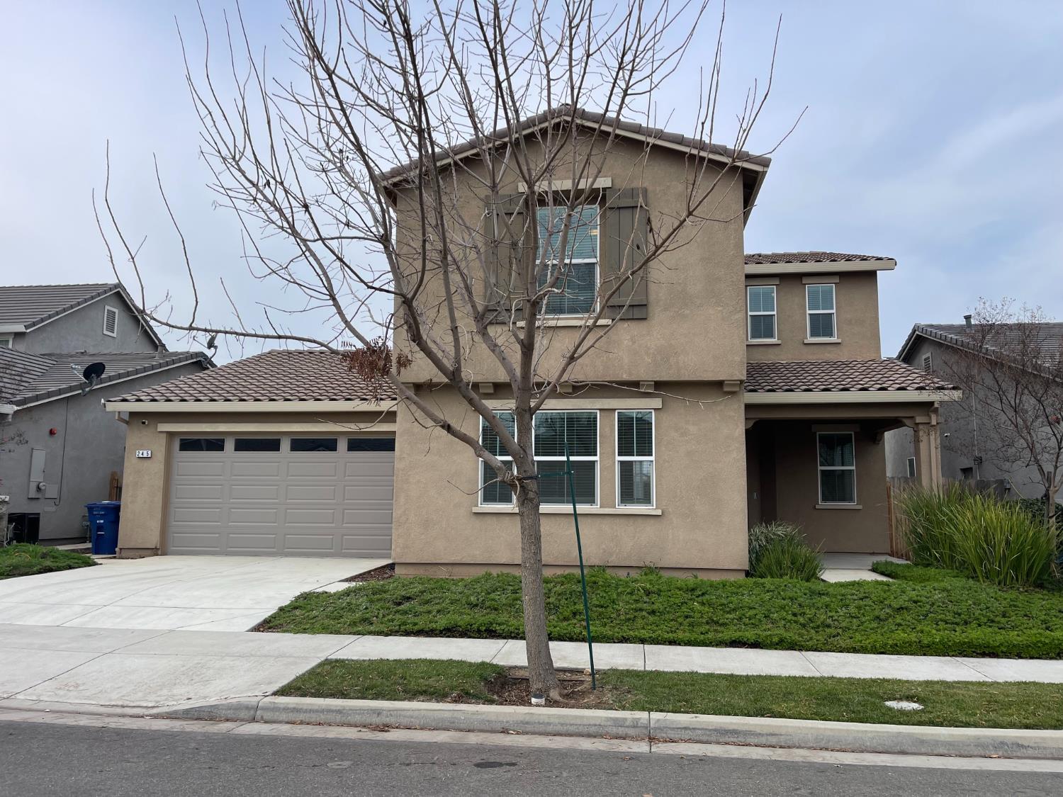 245 Bella Flora Ln, Patterson, CA 95363