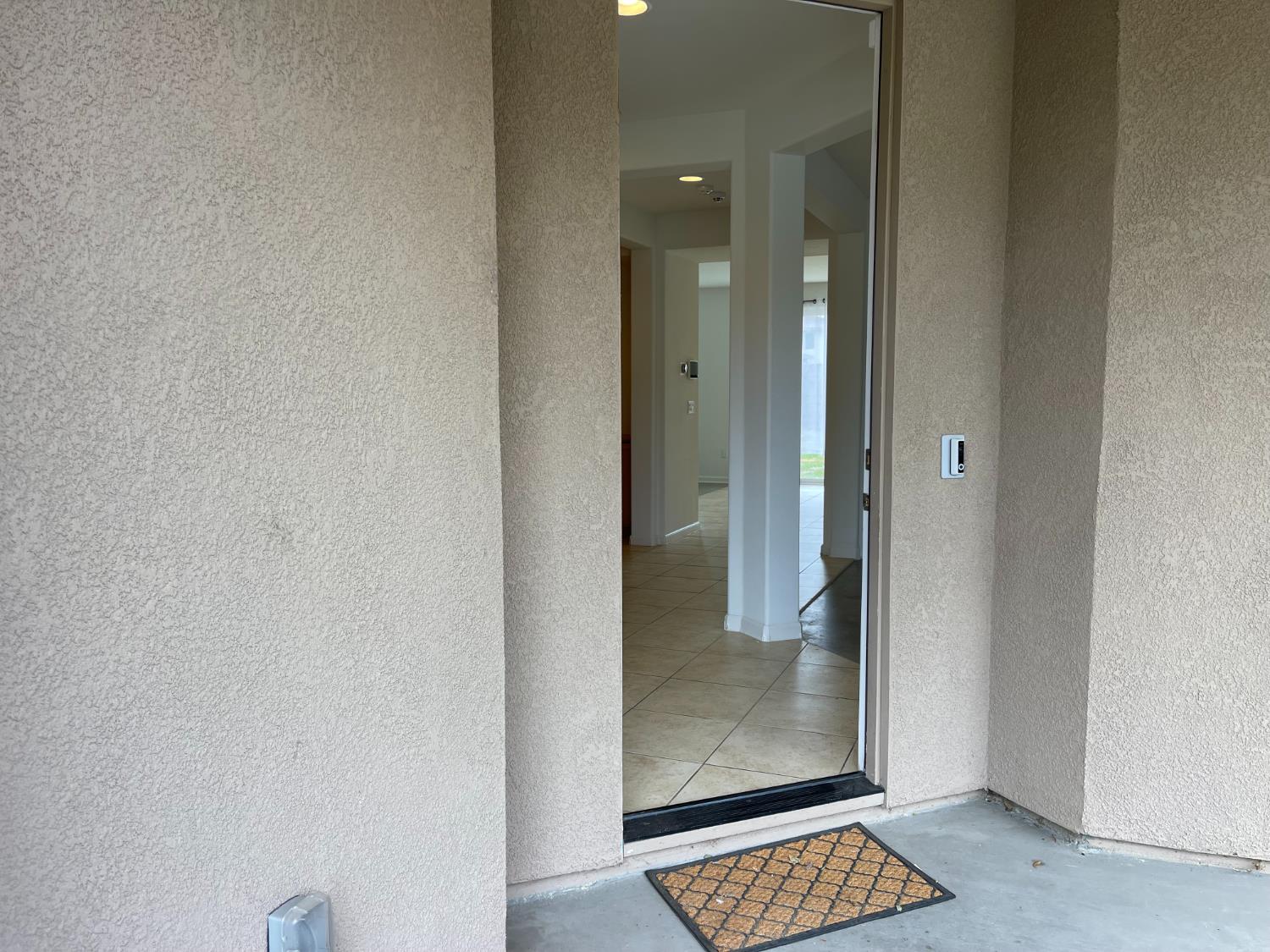 245 Bella Flora Ln, Patterson, CA 95363