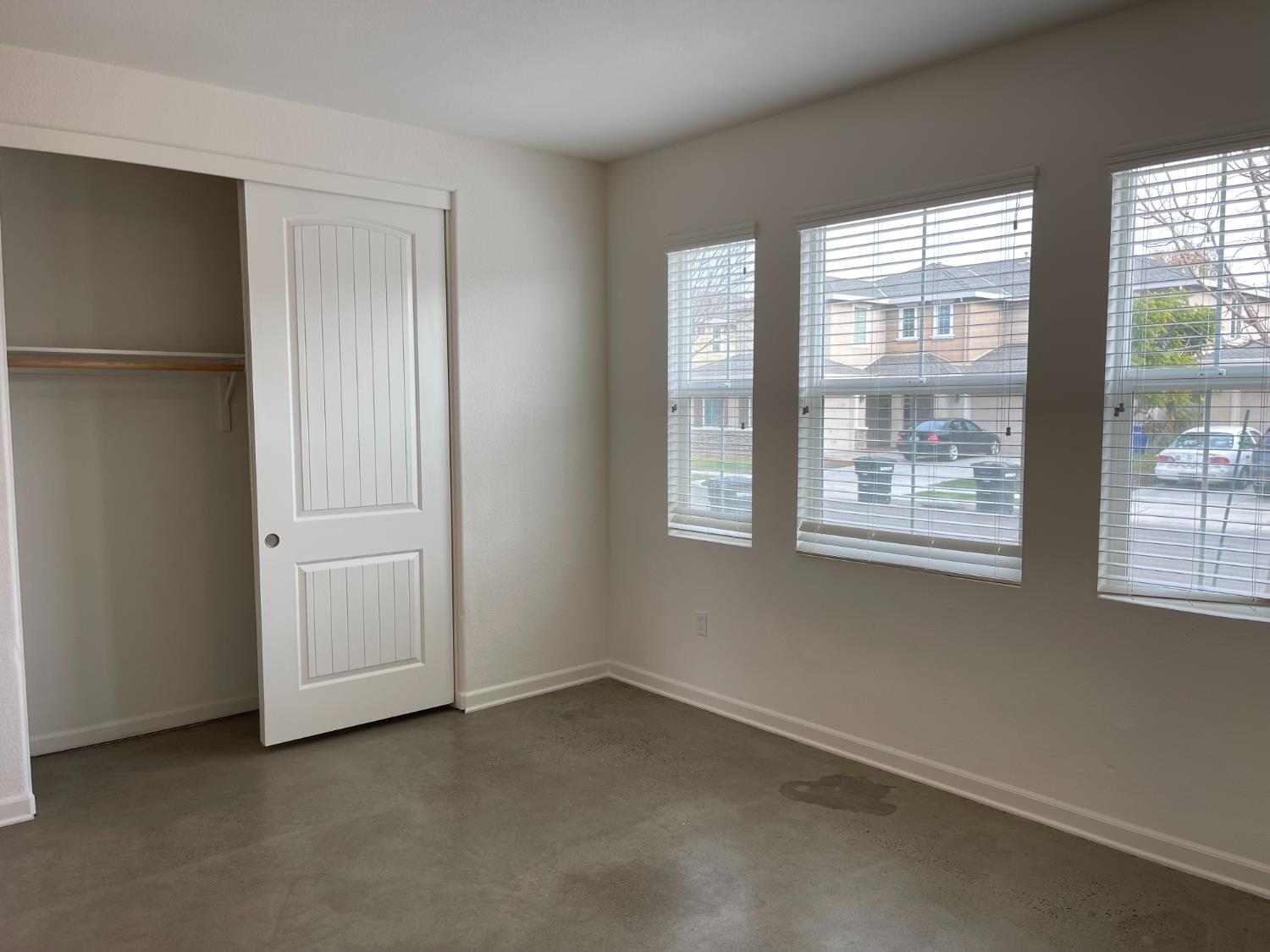 245 Bella Flora Ln, Patterson, CA 95363
