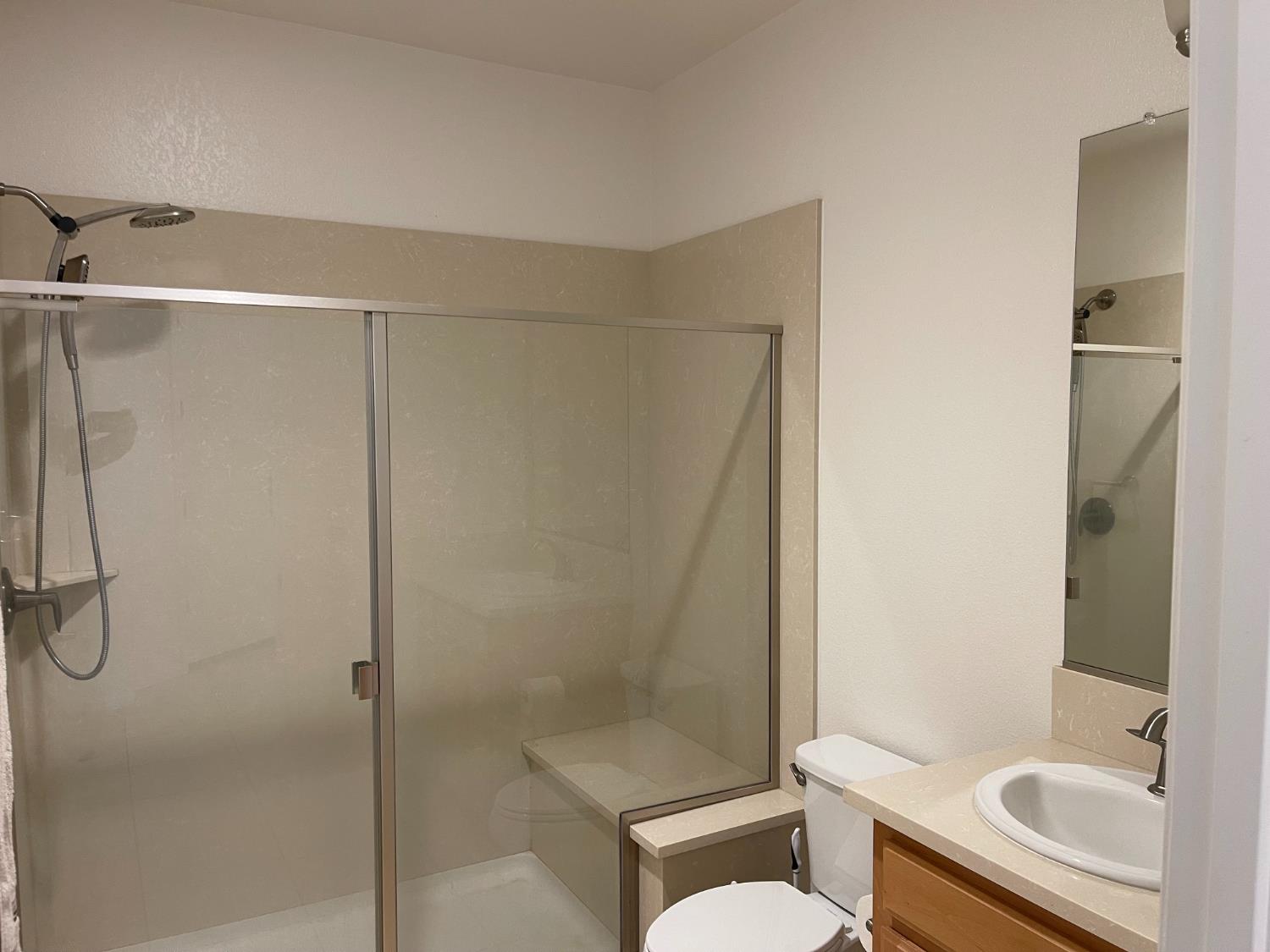 245 Bella Flora Ln, Patterson, CA 95363