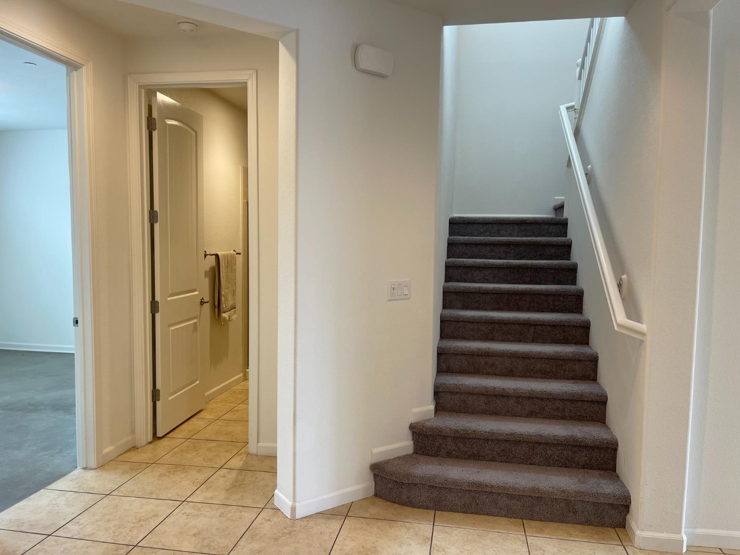 245 Bella Flora Ln, Patterson, CA 95363