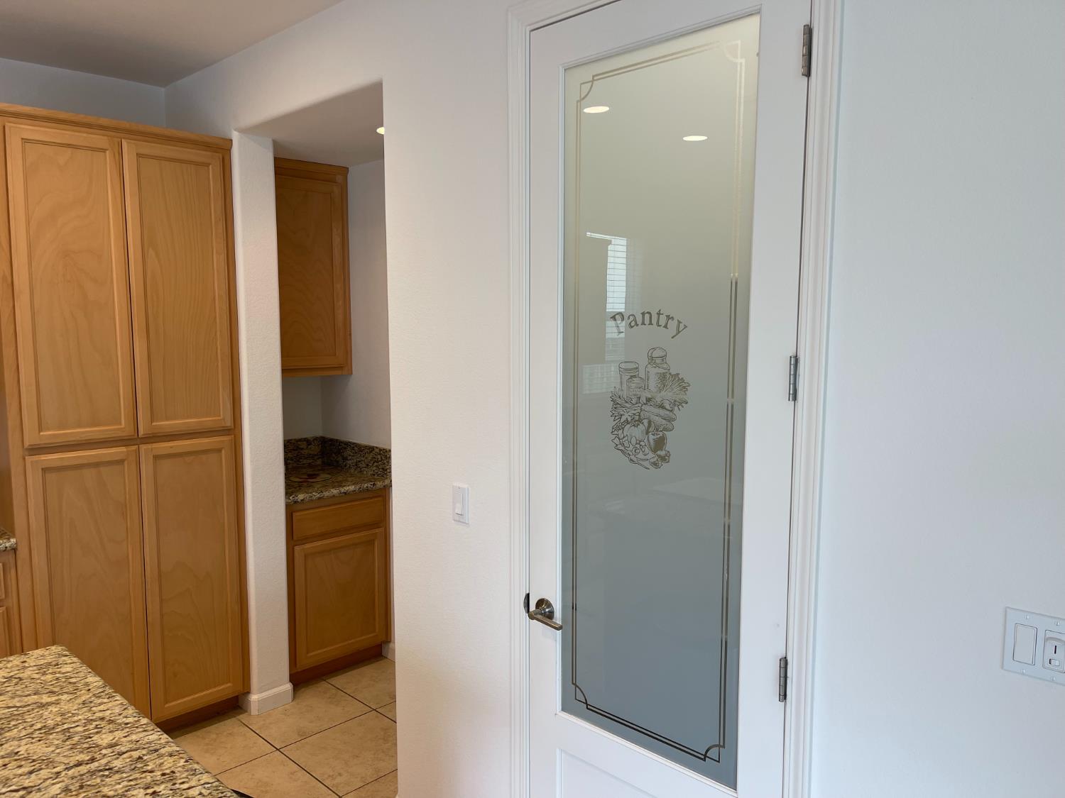 245 Bella Flora Ln, Patterson, CA 95363