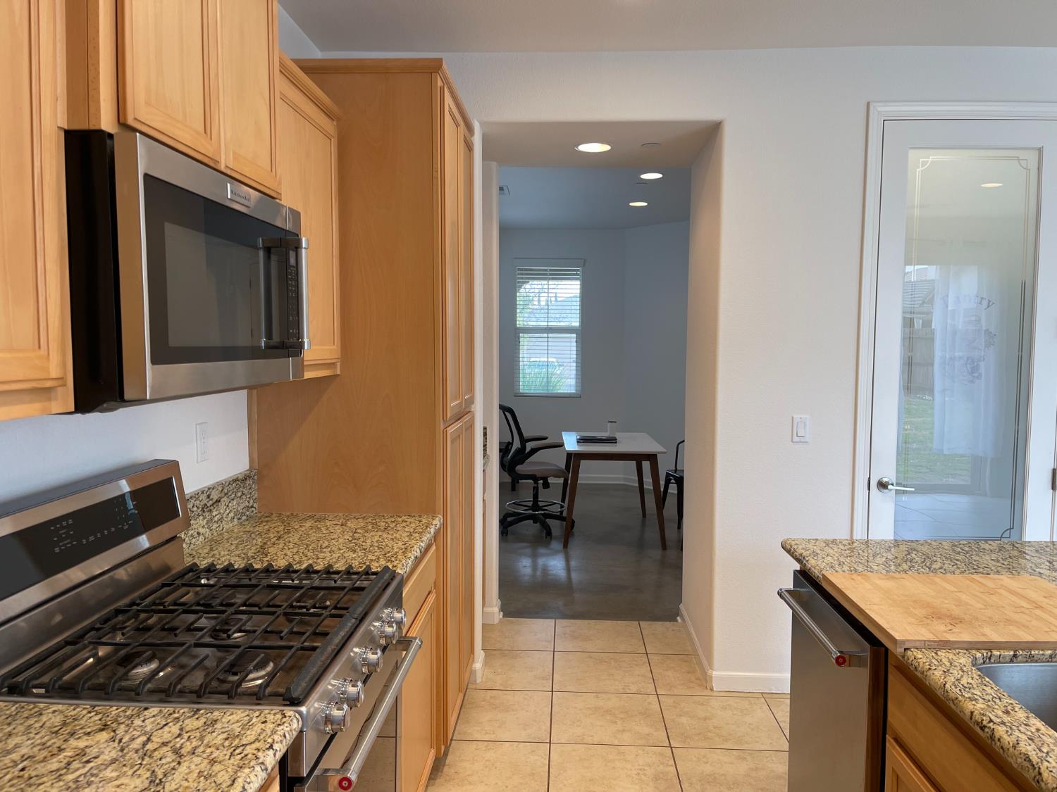 245 Bella Flora Ln, Patterson, CA 95363