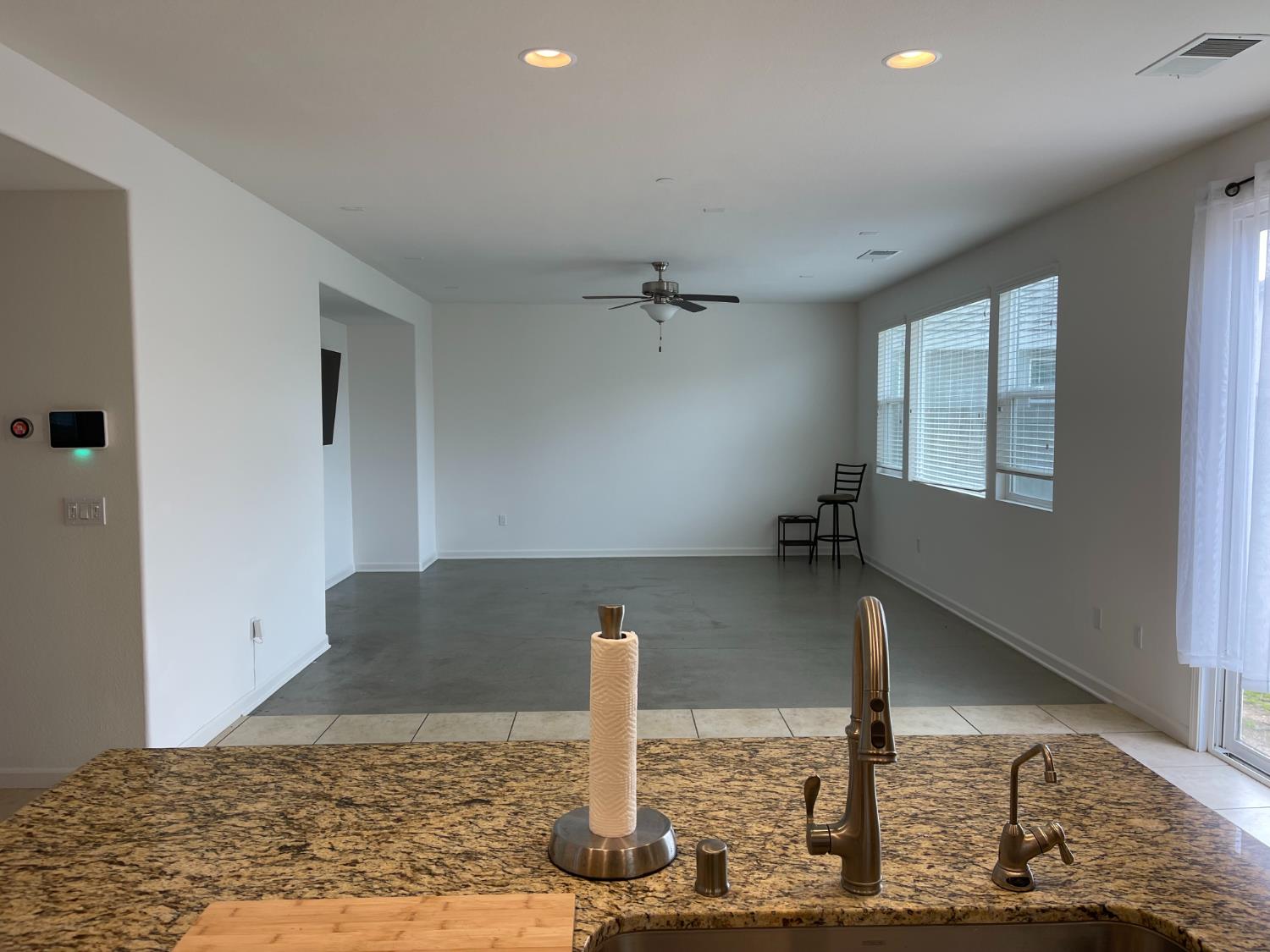 245 Bella Flora Ln, Patterson, CA 95363