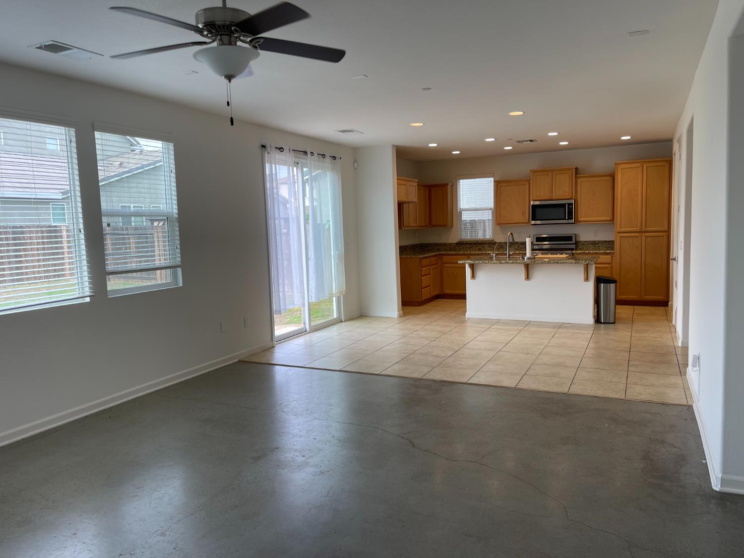245 Bella Flora Ln, Patterson, CA 95363