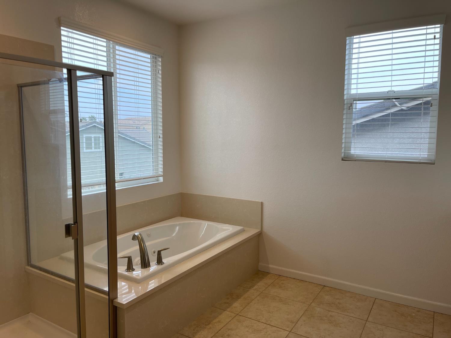 245 Bella Flora Ln, Patterson, CA 95363