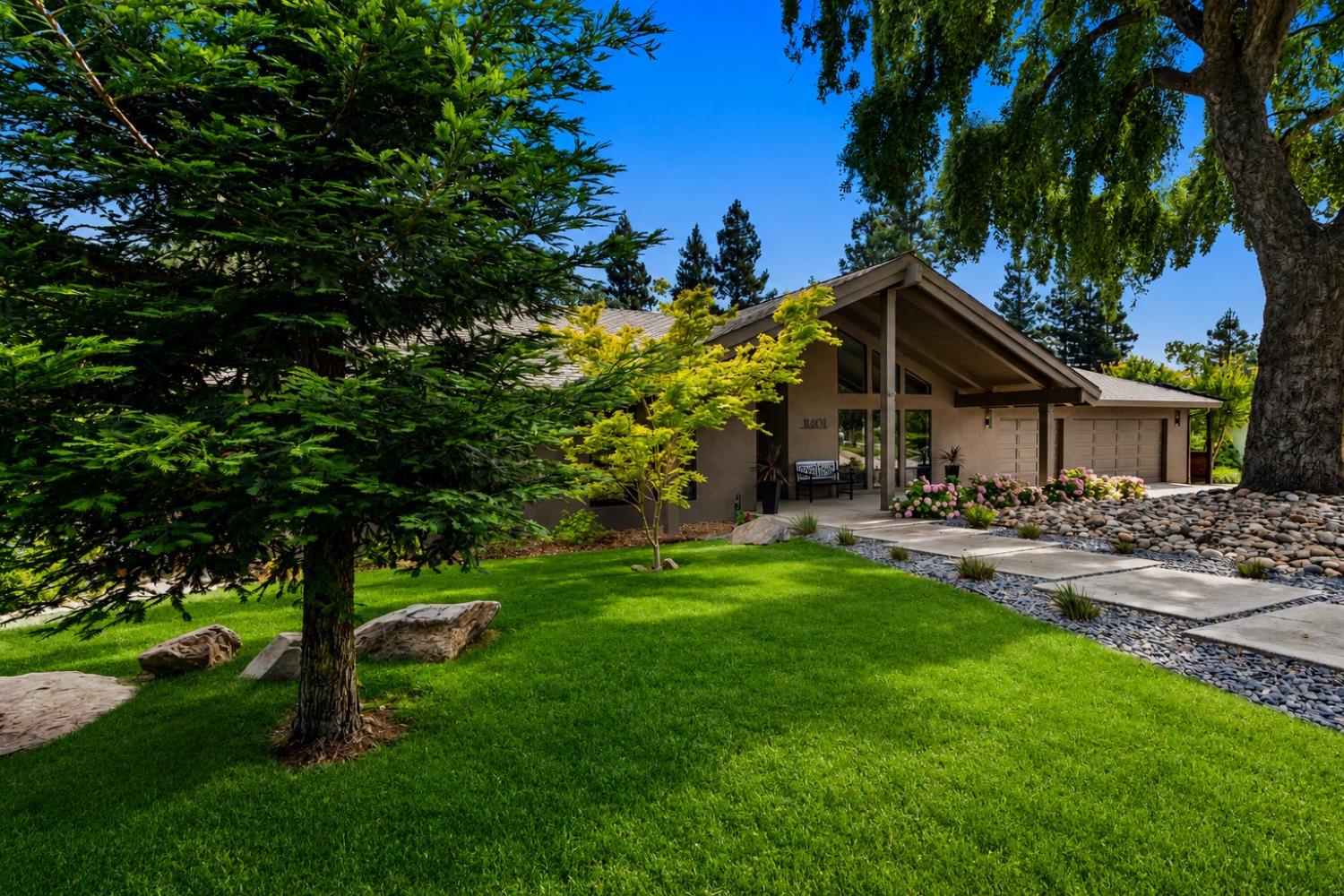 11401 Valley Oak Dr, Oakdale, CA 95361